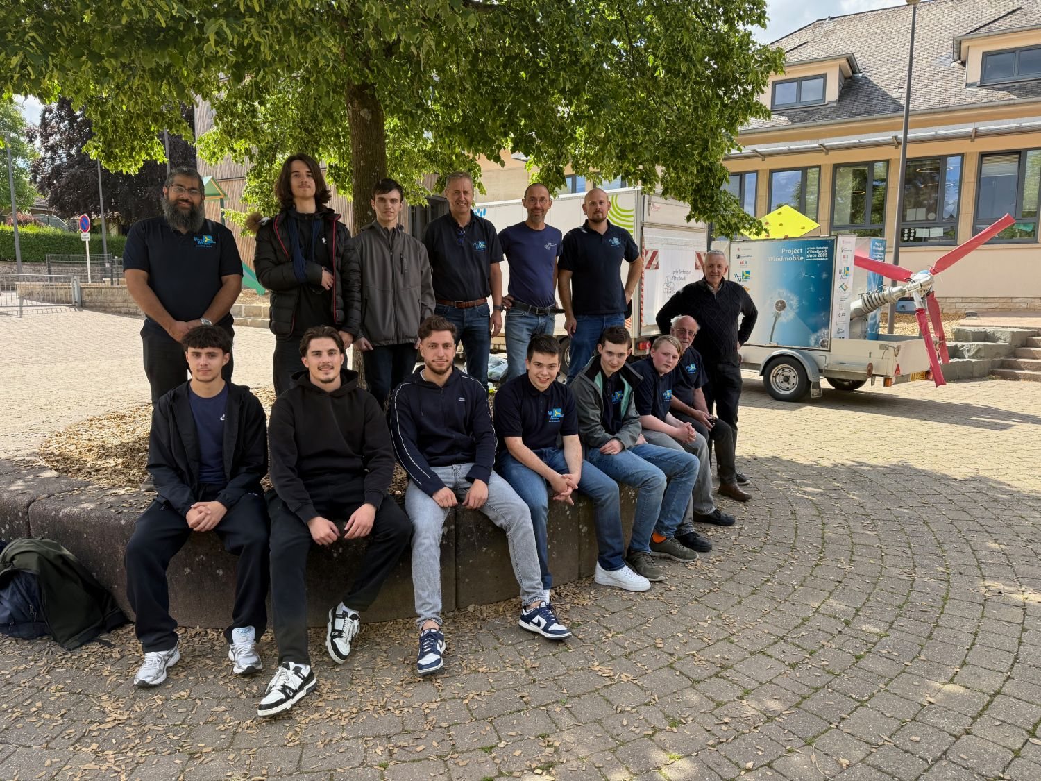 Das Windmobile-Team beim Grundschultag in Groussbus, Juni 2026